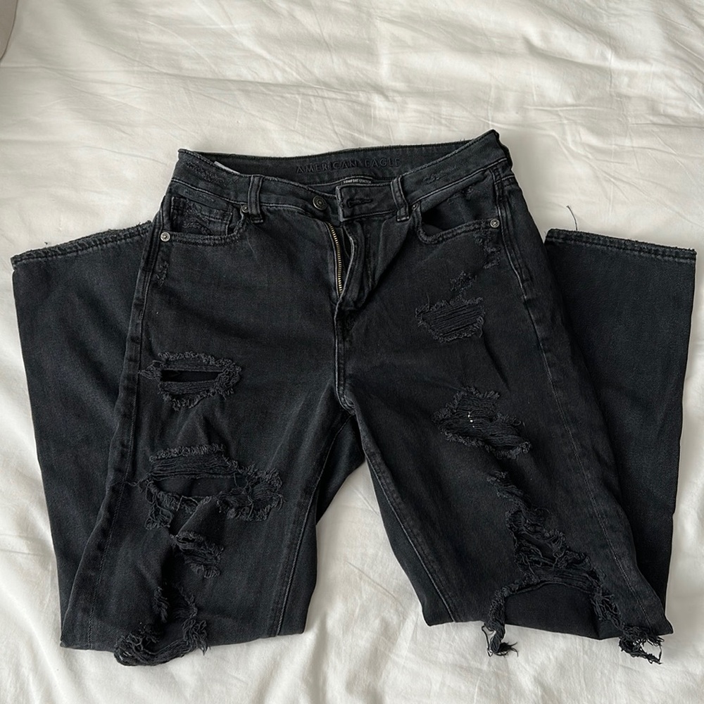 american eagle ripped mom jeans